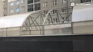 Разрушения после ураганного ветра в Академическом
