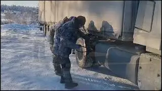 Испытание холодом -44 в Якутске. Веселились на перевале лапри.