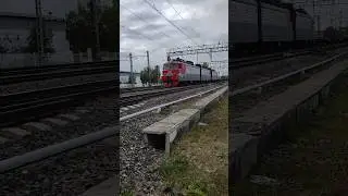 "Приветливый тройной Бекас!" - ВЛ11м - 378/379А с приветливой бригадой и грузовым поездом.
