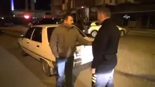 Kendisine Ceza Kesen Polise '' Mutlu Oldun mu '' Diyen Adam