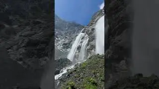 #switzerland #nature #swissalps #waterfall #paradise #youtubeshorts 🇨🇭🇨🇭