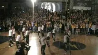 De La Cru Homecoming Performance