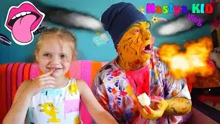 ОТКУСИ ЛИЗНИ ЧЕЛЛЕНДЖ!! Настя и Зобмик!