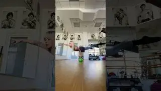 Баланс на гантели 😋