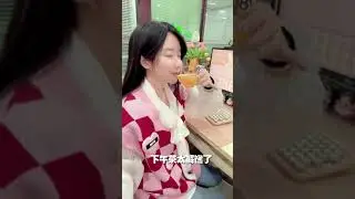 Я: *захожу в бухгалтерию, чтобы получить расчетку*Бухгалтер в это время:
