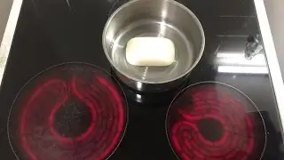 Что будет, если опустить мыло в горячее масло?!