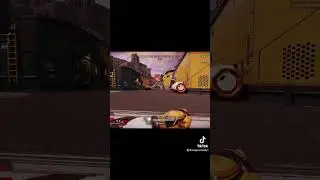 HOLD ON HE GOD THE GOD DA #inmysolitude #shorts #tiktok #apexlegends #thankuteam8