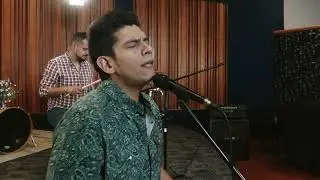 Elías Medina -  Un idiota