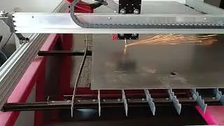 Testujem kontaktné meranie pre CNC laser.