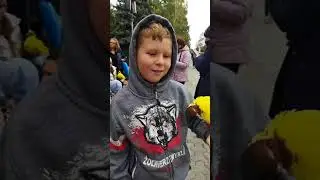 Желтый голубь