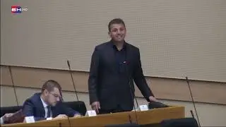 Vukanović: Zemlja nam se raspada od sukoba interesa, jedan čovjek radi po pet poslova!