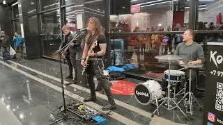 Король и Шут - Лесник - песню спела рок-группа KooRagA из Севастополя и Крыма в метро Москвы 