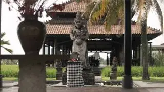 Trailer Garuda Indonesia met Restaurant Blauw