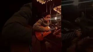 Есть красивая одна девушка на земле на гитаре ❤️🥀