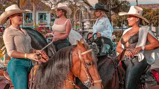 Gran CABALGATA en Marsella por la Independencia de COLOMBIA 😍 20 de Julio 2023