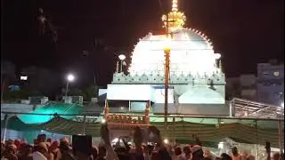 Shaykh Mohammad Saqib  at the Blessed Maqam of The Sultan Hazrat Sayyiduna Ghareeb Nawaz Ra.