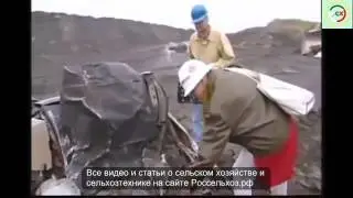 Cамый большой гусеничный бульдозер давит машину прикол