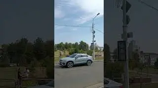 Минск. Мост (ремонтируется сейчас) по Долгобродской через ЖД пути на Оршу. Тракторный завод