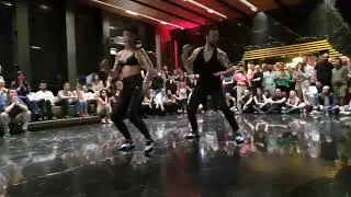 Özlem & Diego Mambo Footwork Show [Ban Con Tin]