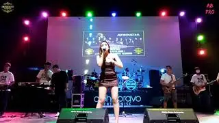 MEIKE YOLANDA MODE SANTAI KAWAN BIKIN GERAH 