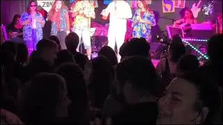 ליאור ובני כתתו במחזמר בתיכון