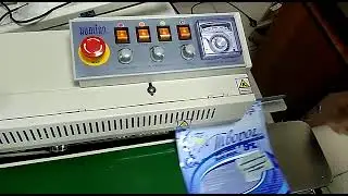 Работа роликового запайщика FRBM-810I (горизонт.) Роликовый (конвейерный) запайщик с правой подачей