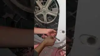 Removing the motor and checking the brushes on a ZANUSSI washing machine
