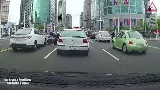 IDIOT DRIVERS CAUGHT ON CAMERA! Stupid Driving FAILS Compilation
