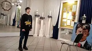 Песню "Красный конь" поёт Захар Сабанадзе
