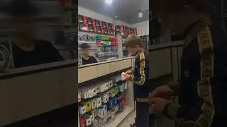ПОДАРИЛ ТЕЛЕФОН ОТЦУ😍