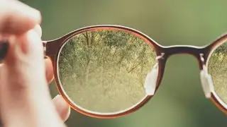 Did Apple just reinvent eyeglasses? Chatting about Apple smartglasses with Robert Scoble