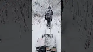 Поймали окуней на уху , зима зимушка!