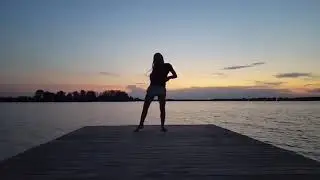На каждом пляже Ибицы можно увидеть таких девушек.. (Девушка, Ибица, Тверк)