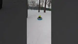 Разбег, плюх на ватрушку и вперёд!