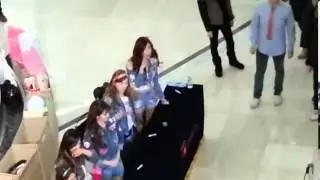 [130126] Tiffany @ I Got A Boy Times Square Fansign