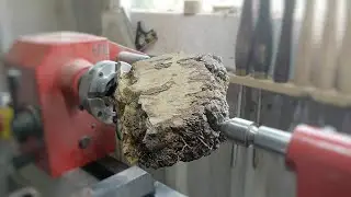 Woodturning - Oak burl bowl.