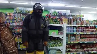 Мотоциклист в магазине без маски  пгт .Новотроицкое
