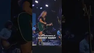 Y’all were already singing so loud 💙 #countrymusic #texascountry #mirandalambert