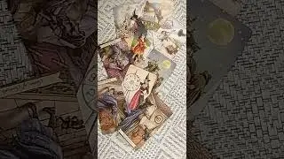 ЧТО НЕ ДАЕТ ЕМУ ПОКОЯ???