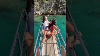 İnci Birant ve Pelin Akil yatta şakalaşıyor