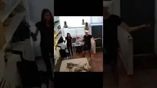 Это ты с девушкой на едине 😂 