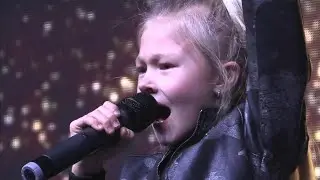 Песня SHAMAN🙏 «ВСТАНЕМ»🇷🇺 на турнире на призы В.А.Шаманова 🎤Мальвина Кириенко 8 лет