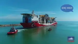 Fatih Sondaj Gemisi'nin Trabzon Limanı'na demir atma anı