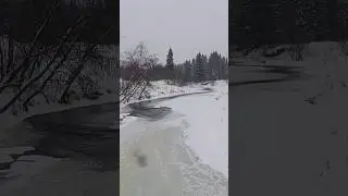 перед зимой на уральской реке, где хариус и голавль стоит.