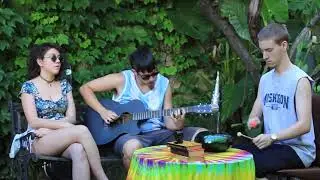 Bruno Schuger de La Movida tocando OVNI Drum Chico de 8 Notas | Akebono en Si | + Guitarra y Voz