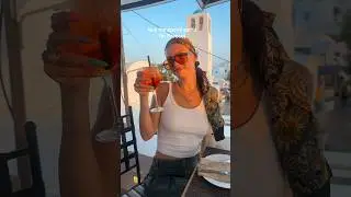 it’s so magical hereeee😭🇬🇷 #aperolspritz #santorini #baldisbeautiful