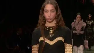 Alexander McQueen Fall⁄Winter 2017 2018