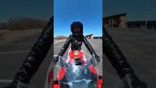 Катя Aлмаз мото девушка на дукати панигале V4S в тренде