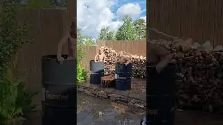 Братва купается в бочках!