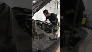 КАК ПОМЫТЬ ДВИГАТЕЛЬ СВОИМИ РУКАМИ?            #foamheroes #мойка #detailing #уходзаавто #детейлинг